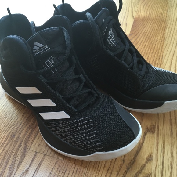 youth black adidas shoes